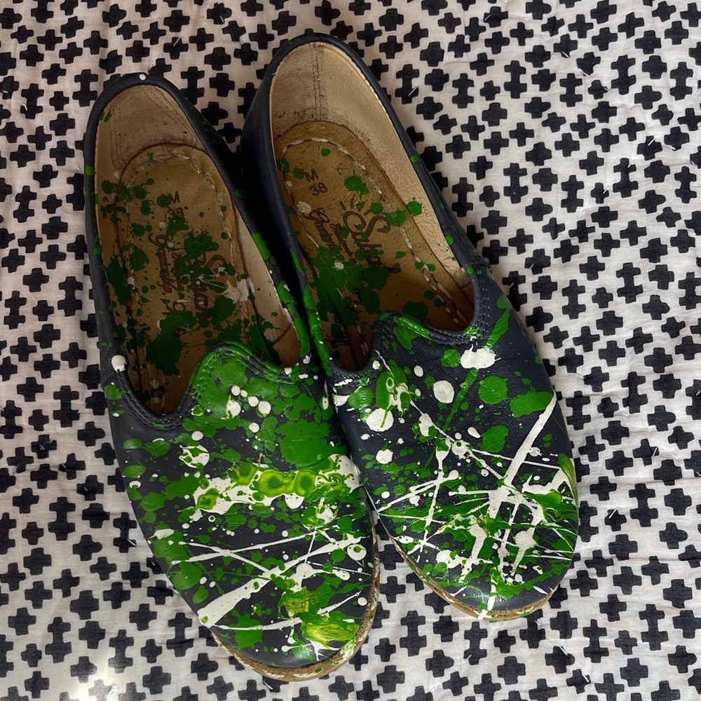 Sabah Green and white paint splashes on navy blue leather Women's Loafers